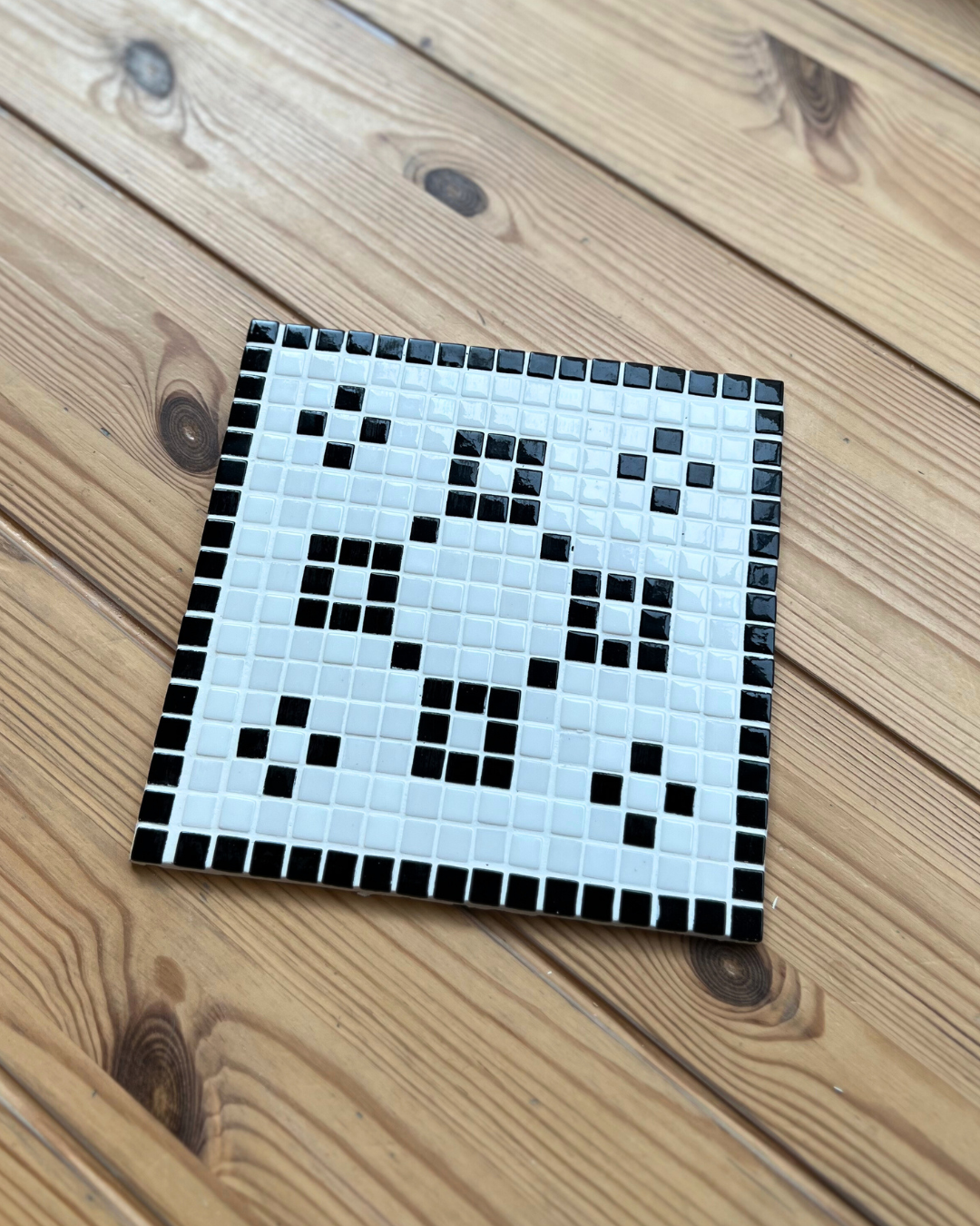 Mosaic trivet box