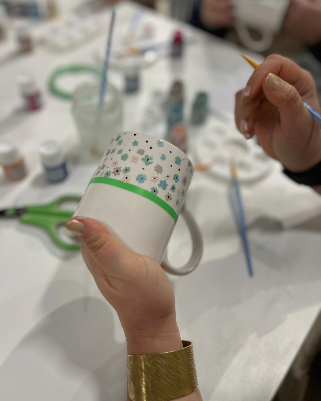 Ateliers de peinture sur mug émaillé - salon du DIY