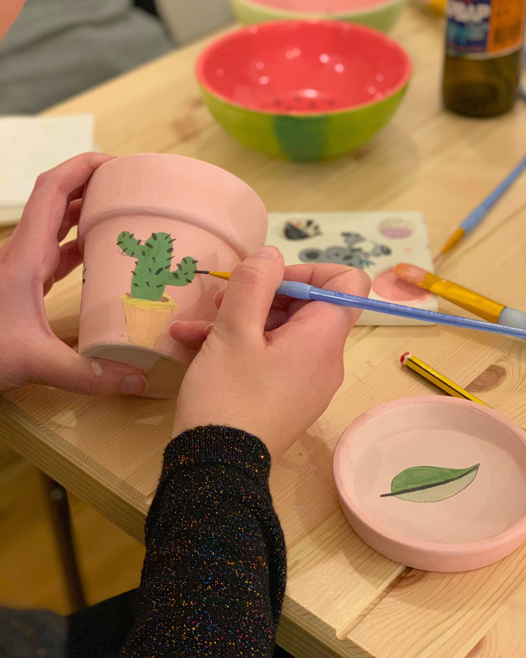 Session libre de peinture sur céramique jusqu'à la taille L - Paris 17e